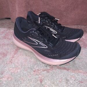 Women's Brooks Glycerin 19 shoes size 9.5